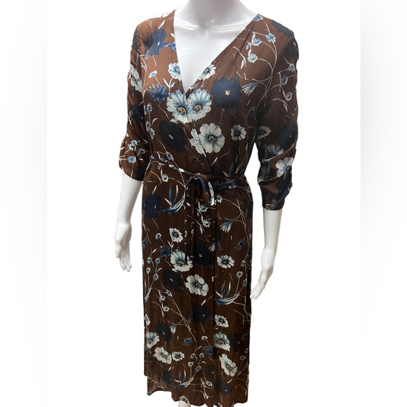 Faithful the Brand NWT for Anthropology  in size 6 with flattering wrap waist - Picture 2 of 13